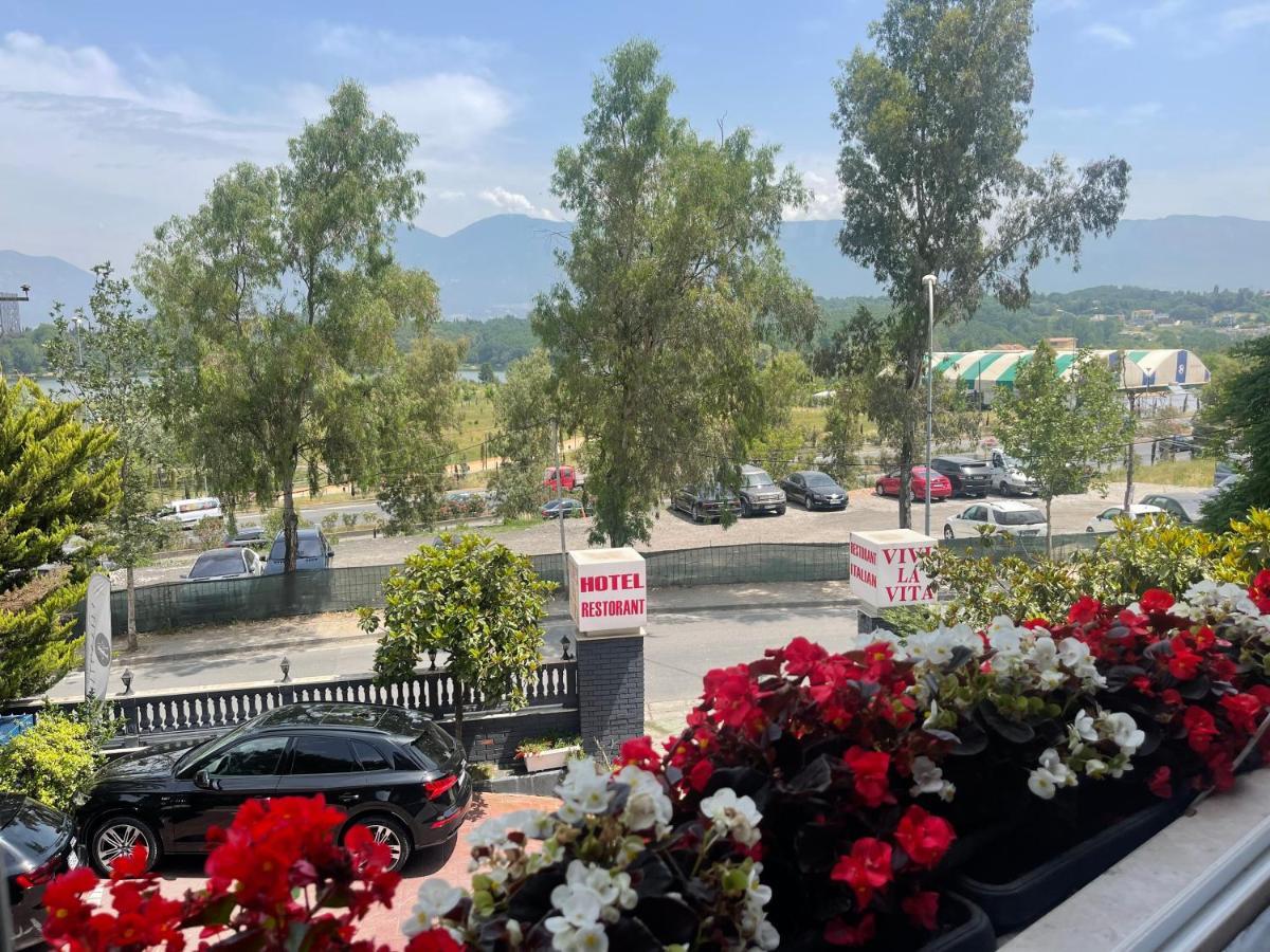 Vivi La Vita Hotell Tiranë Eksteriør bilde
